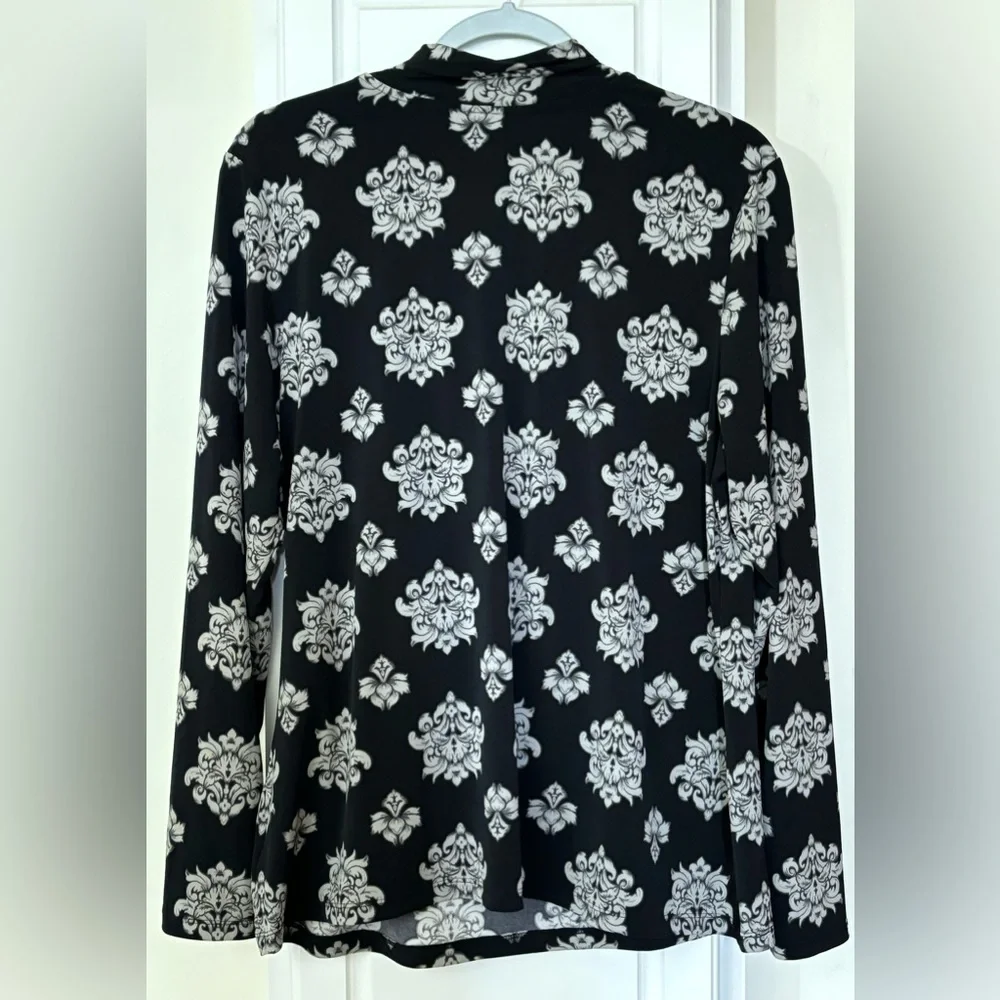 Charter Club Black & Gray Surplus Top 1x - Picture 5 of 5